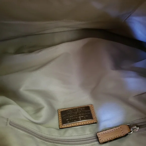 Mario Valentino Spa Designer Hand Bag - Picture 7 of 9